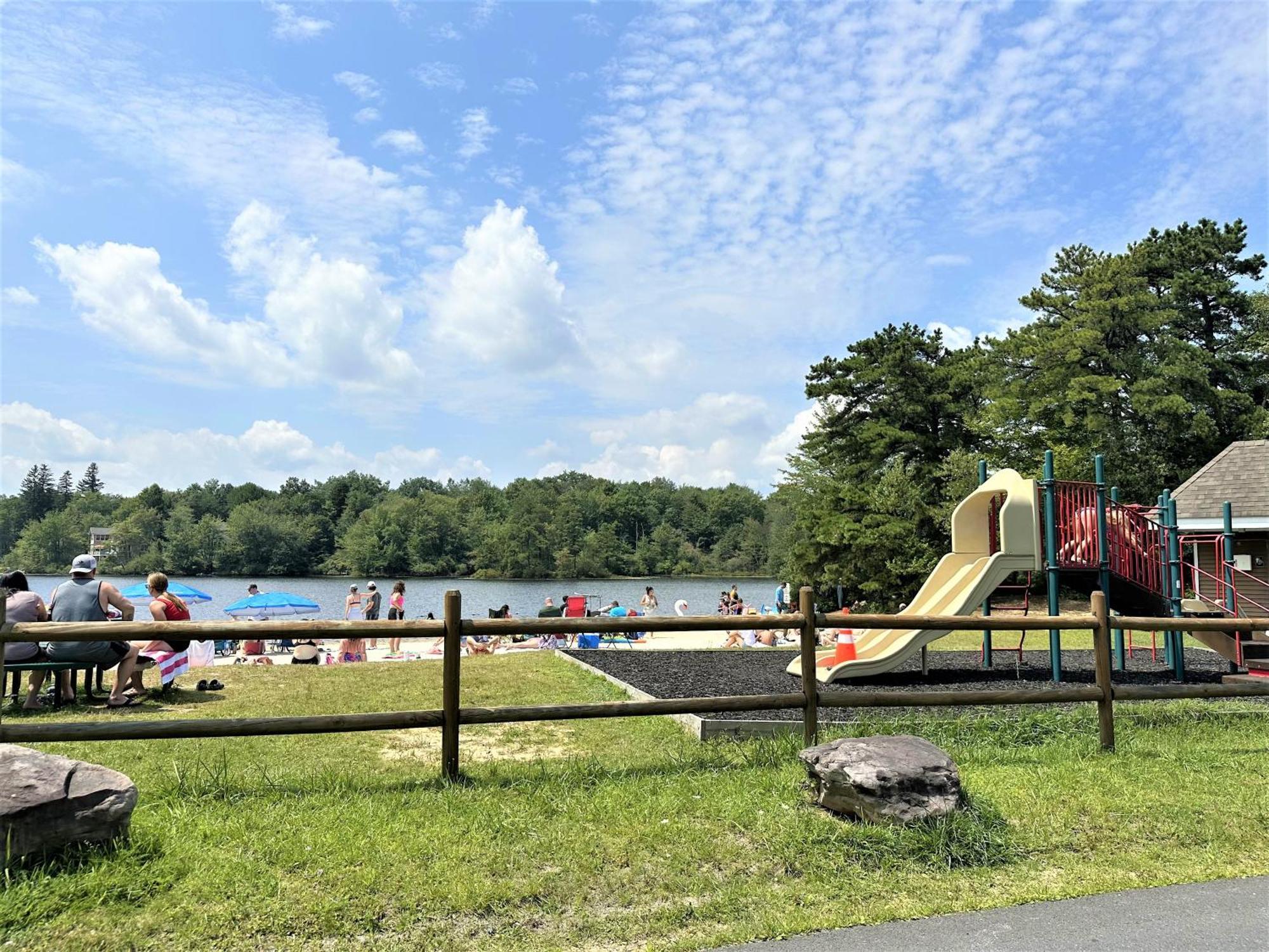Wow!! Ultimate Pocono Retreat, Hot Tub, Game Room, Deck, Lakes, Skiing, Pools Long Pond Luaran gambar