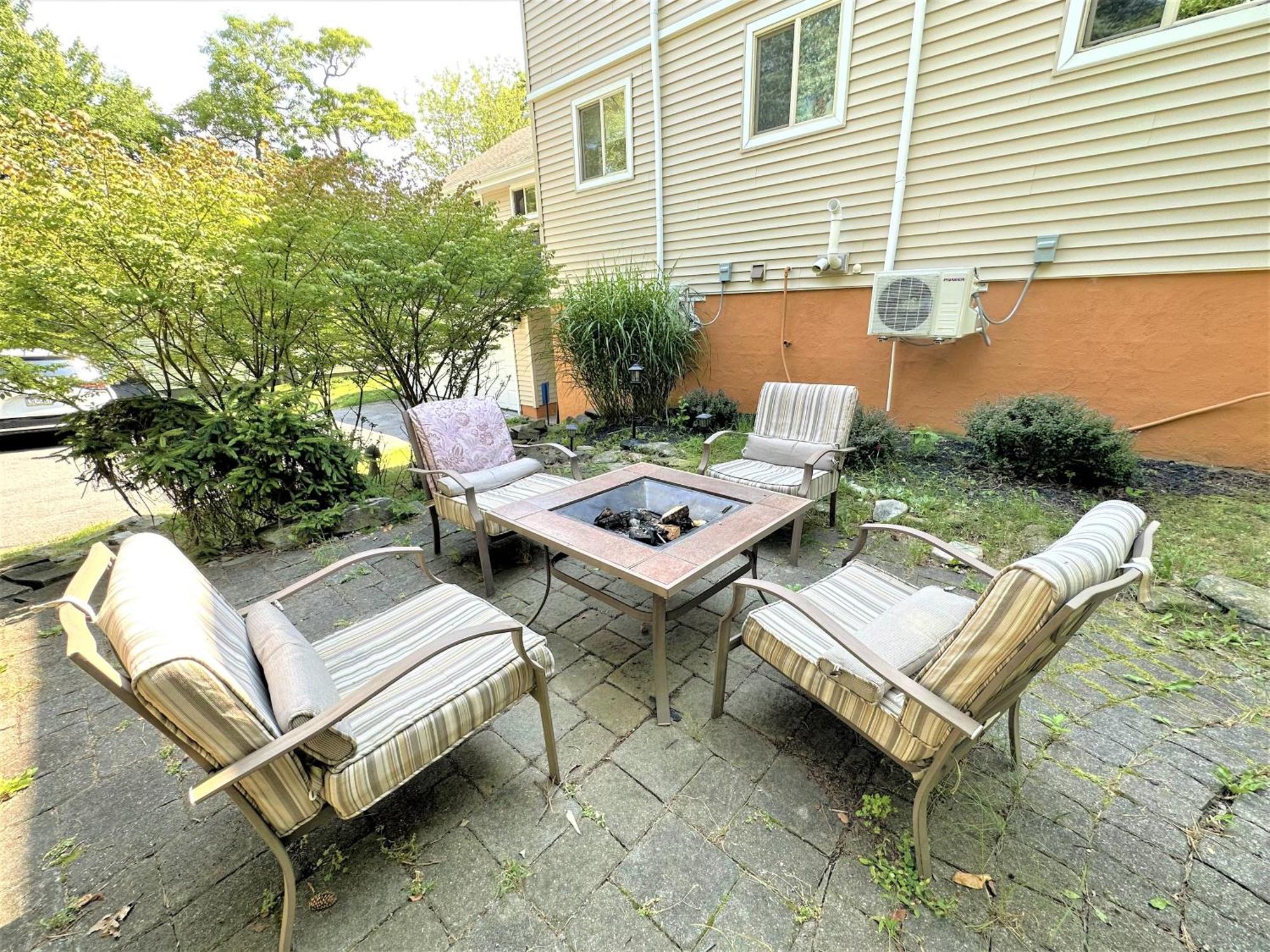 Wow!! Ultimate Pocono Retreat, Hot Tub, Game Room, Deck, Lakes, Skiing, Pools Long Pond Luaran gambar