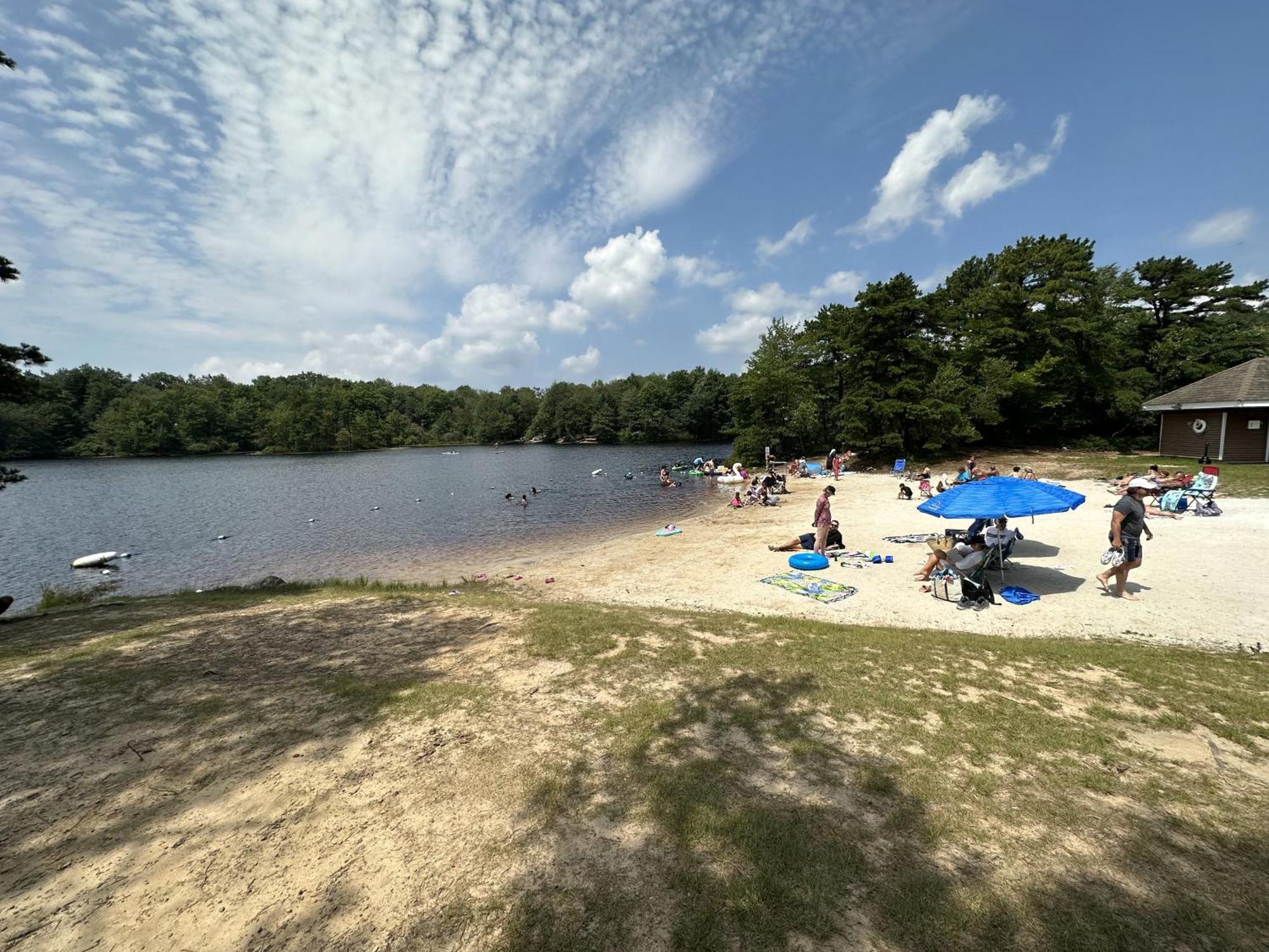 Wow!! Ultimate Pocono Retreat, Hot Tub, Game Room, Deck, Lakes, Skiing, Pools Long Pond Luaran gambar